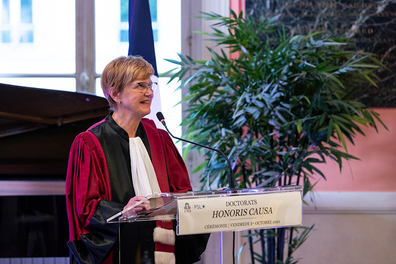Professor Dorothy Bishop during the honoris causa doctorate ceremony © Frédéric Albert