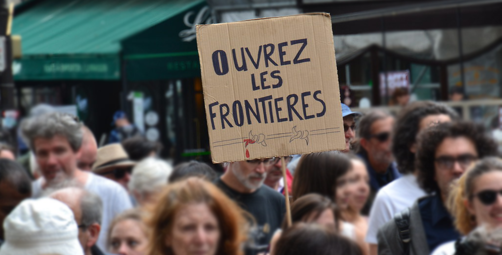 © Jeanne Menjoulet, « Ouvrez les frontières (3) », Migrants welcome, 2018.