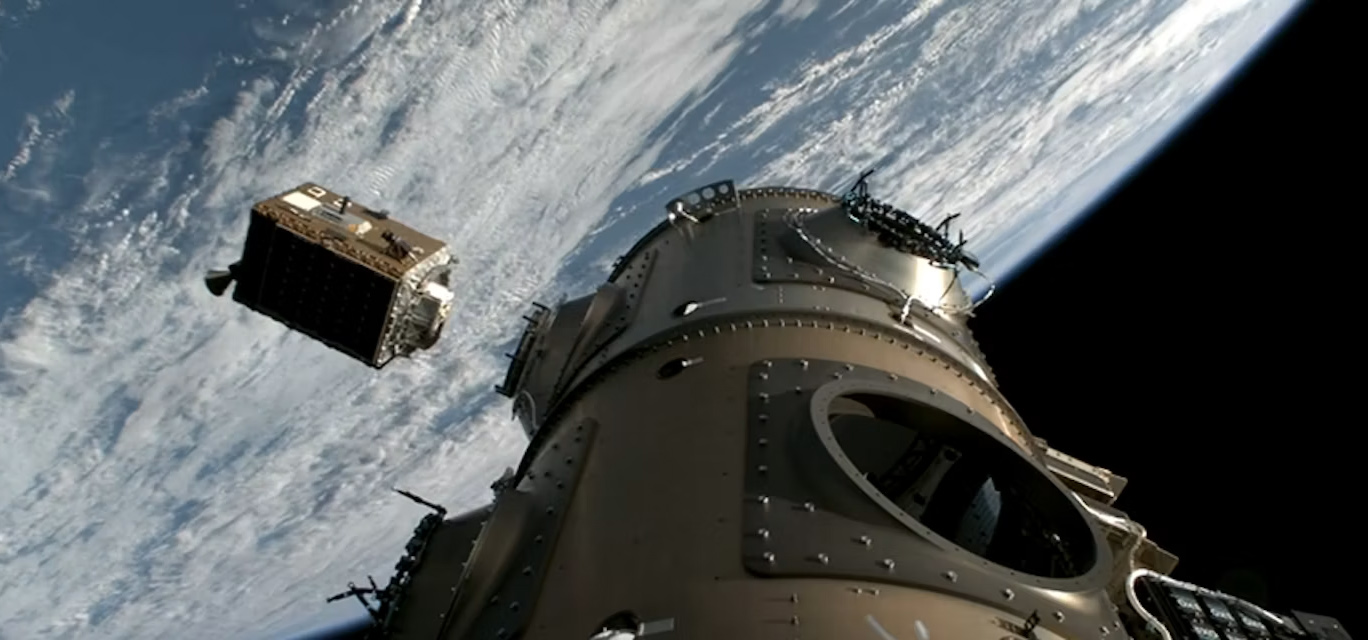 Déploiement de Starcloud-1 en novembre 2025 : avec ses GPU de Nvidia, c’est le premier satellite à faire tourner le modèle de langage de Google dans l’espace (Gemini). Philipjohnst, Wikipédia
