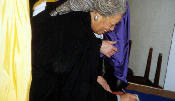 19 décembre 2003 - remise du titre de Docteur honoris causa de l’ENS à Toni Morrison